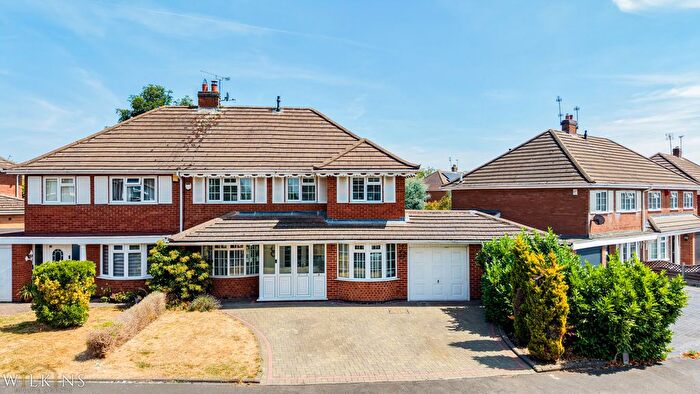 4 Bedroom Semi-Detached House For Sale In Woodcote Avenue, Nuneaton, Warwickshire, CV11