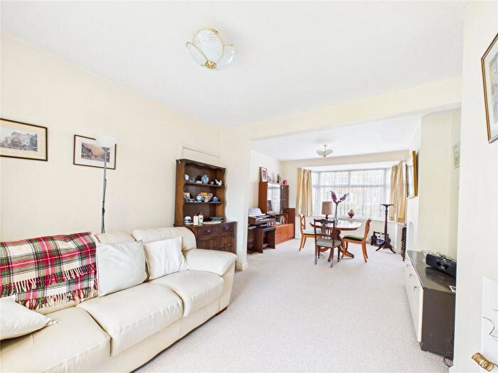 3 Bedroom End Of Terrace House For Sale In Shaldon Road, Edgware, Middlesex, HA8
