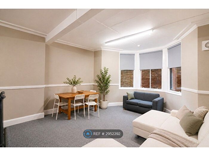 10 Bedroom Flat To Rent In Kersland St, Glasgow, G12