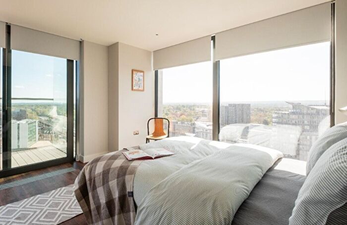 2 Bedroom Apartment To Rent In Commercial Way, Woking, Surrey, GU21