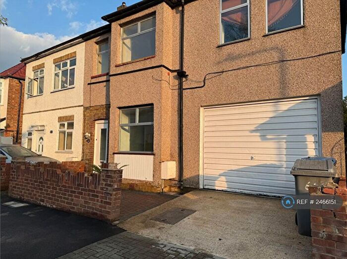 4 Bedroom Semi-Detached House To Rent In Eton Avenue, Wembley, HA0