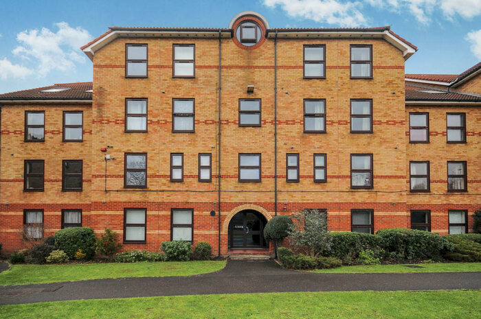 1 Bedroom Flat To Rent In Latchingdon Court, Forest Road, Walthamstow, E17