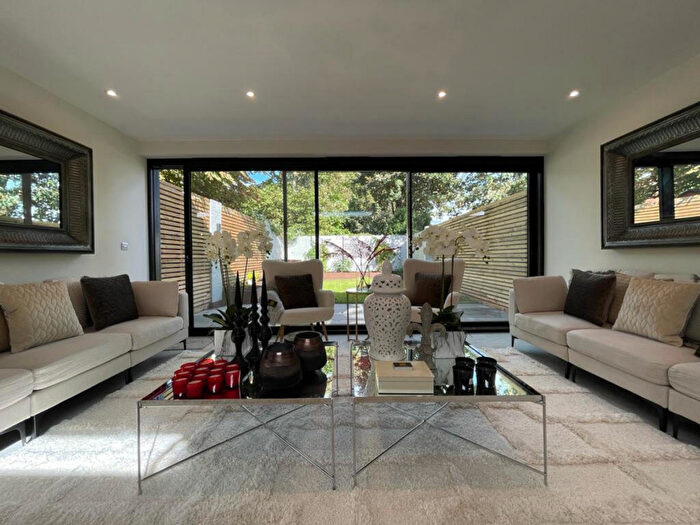 3 Bedroom Detached Bungalow To Rent In Lower Boyndon Road, Maidenhead, SL6