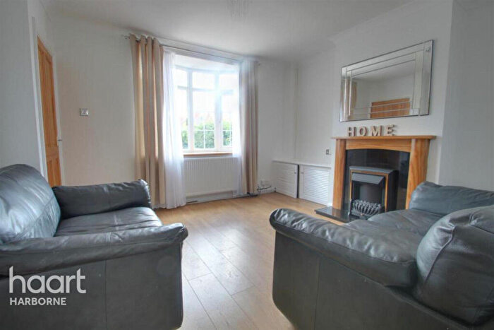 2 Bedroom Semi-Detached House To Rent In Pennant Grove, B29