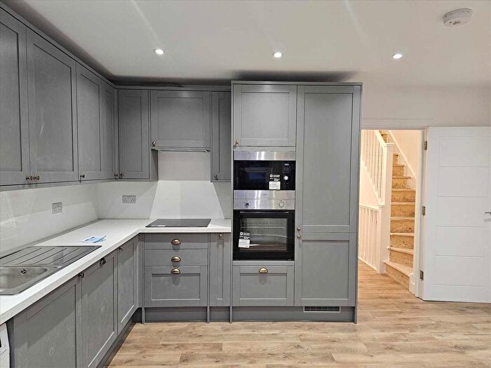 3 Bedroom Maisonette To Rent In Colindale Avenue, Colindale, NW9