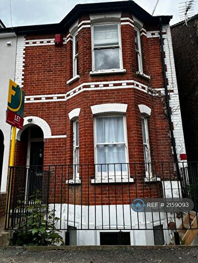 2 Bedroom Flat To Rent In Victoria Road, Guildford, GU1