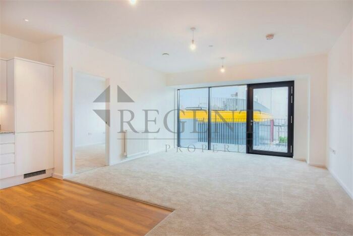 2 Bedroom Apartment To Rent In Valentines House, Ilford Hill, IG1