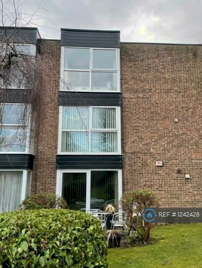 2 Bedroom Flat To Rent In Heywood Court, Middleton, Manchester, M24
