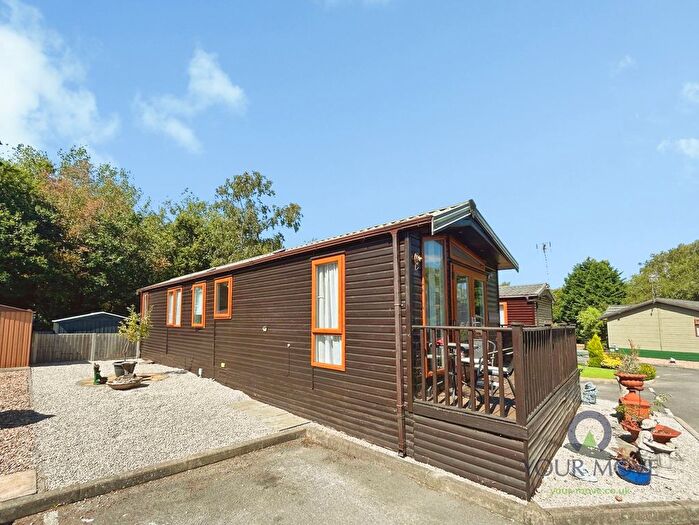 2 Bedroom Park Home For Sale In Park Road, Overseal, Swadlincote, Derbyshire, DE12