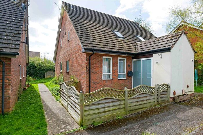 1 Bedroom Terraced House To Rent In Beaconsfield Way, Earley, Reading, Berkshire, RG6