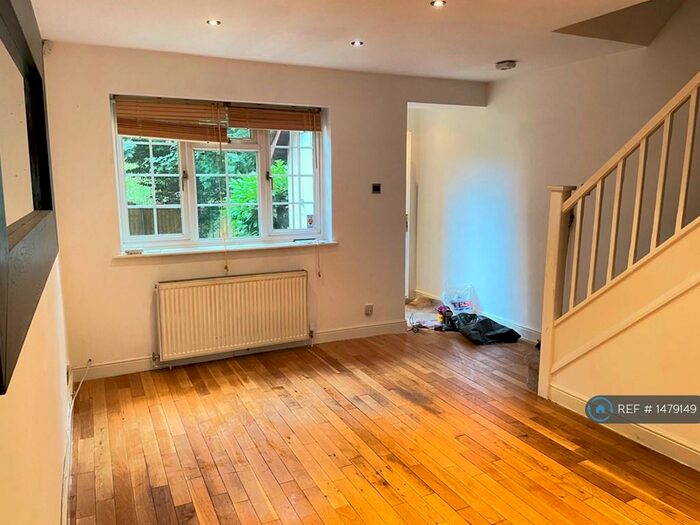 2 Bedroom Terraced House To Rent In Pendragon Walk, London, NW9