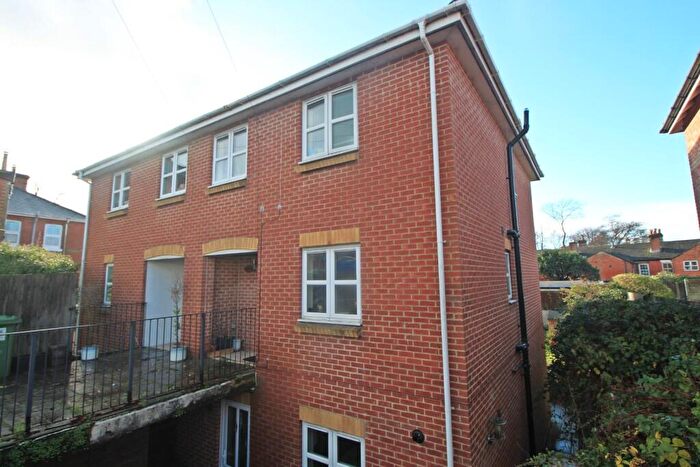 4 Bedroom Semi-Detached House For Sale In New Road, Netley Abbey, SO31