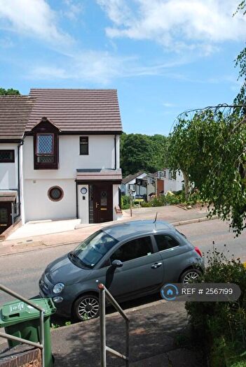 4 Bedroom Semi-Detached House To Rent In Elliott Close, Exeter, EX4