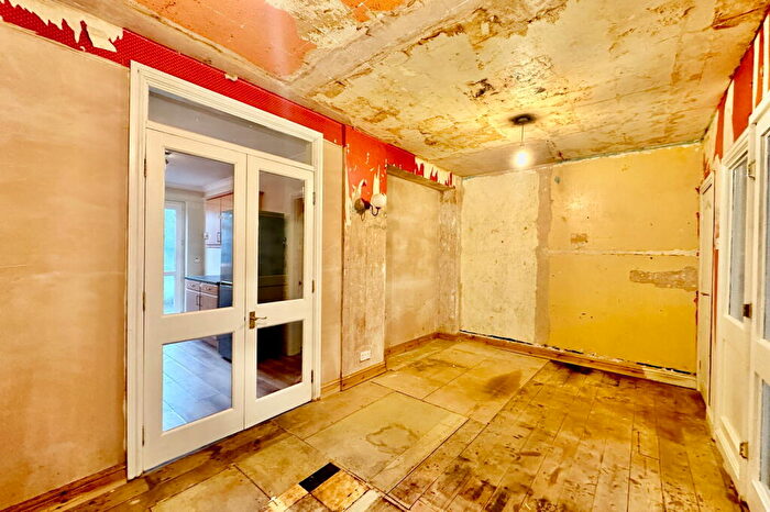 3 Bedroom Terraced House For Sale In Perth Street West, Hull, HU5