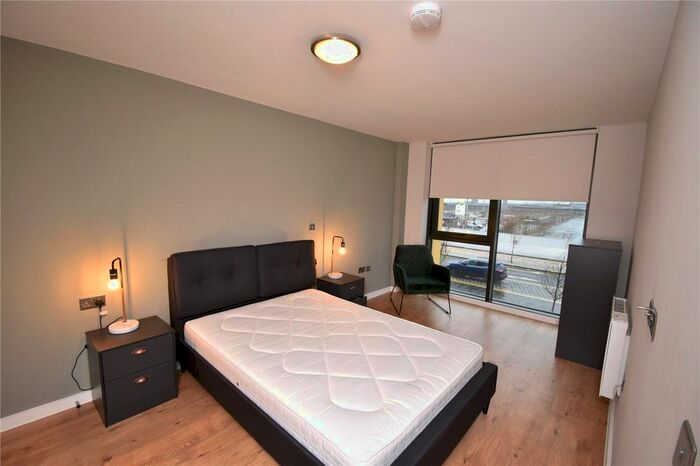 2 Bedroom Flat To Rent In Quay Central, Jesse Hartley Way, Liverpool, Merseyside, L3