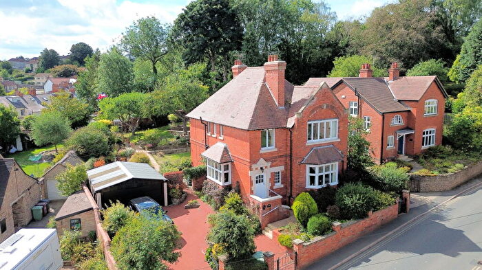 4 Bedroom Detached House For Sale In High Street, Whitwell, S80