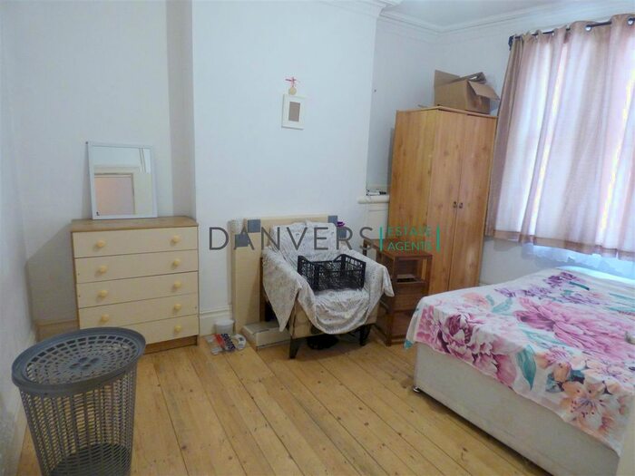 3 Bedroom Terraced House To Rent In Tudor Road, Leicester, LE3