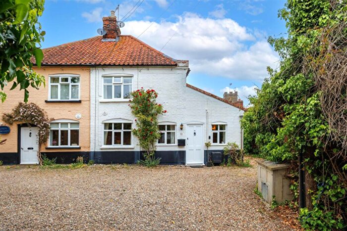 2 Bedroom Semi-Detached House For Sale In London Road, Halesworth, IP19