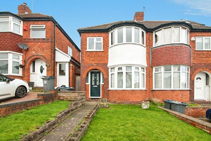 3 Bedroom Semi Detached House For Sale In Sandringham Road, Birmingham, B42