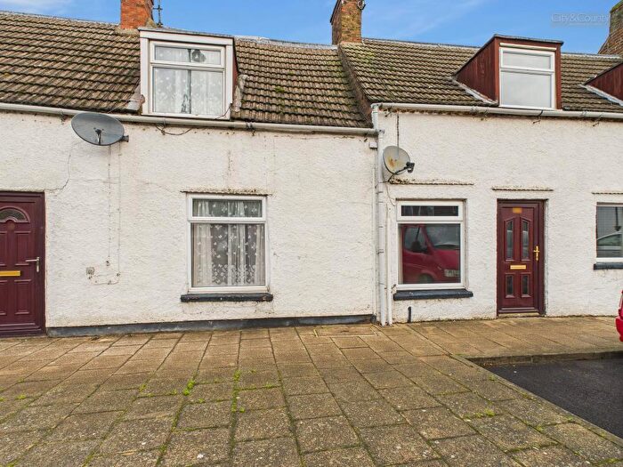 2 Bedroom Cottage For Sale In West Street, Crowland, PE6