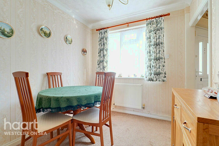 2 Bedroom Semi-Detached Bungalow For Sale In Thornford Gardens, Southend-On-Sea, SS2