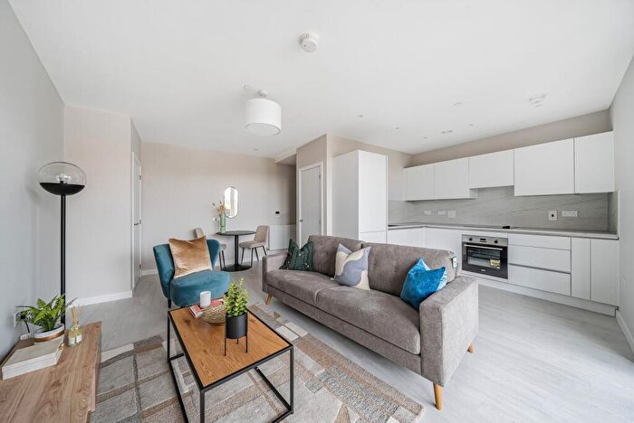 1 Bedroom Flat To Rent In Perryfield Way, Hendon, London, NW9