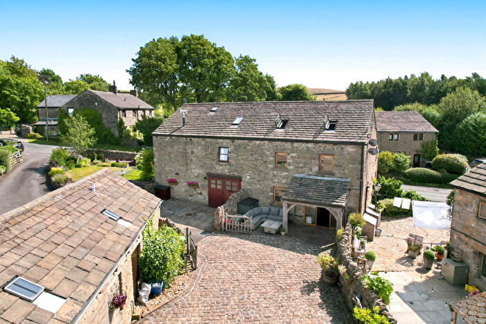 4 Bedroom Barn Conversion For Sale In Extwistle Road, Worsthorne, Burnley, BB10