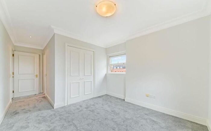 3 Bedroom Flat To Rent In Weymouth Street, Fitzrovia, London, W1W