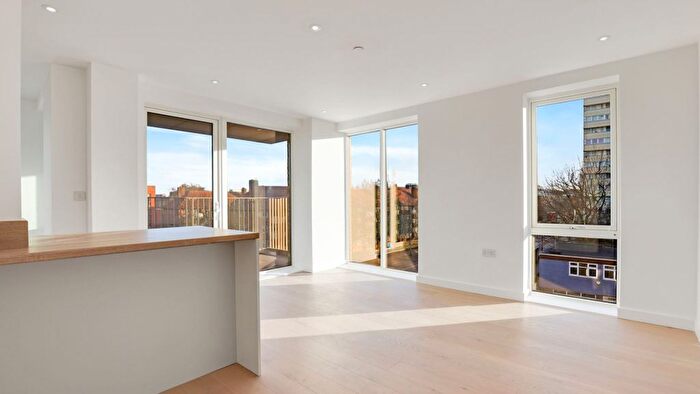 1 Bedroom Flat For Sale In Camberwell Rd, London, SE5