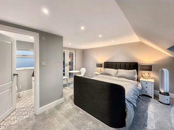3 Bedroom End Of Terrace House For Sale In Amherst Drive, Orpington, BR5