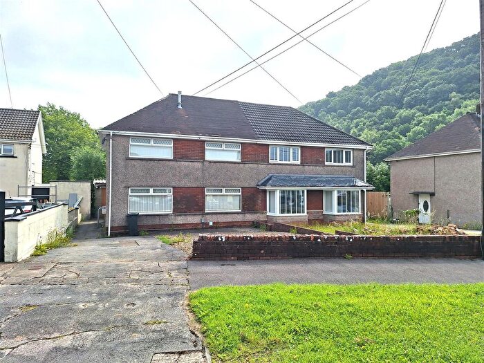 Property For Sale In Heol Y Glo, Tonna, Neath, SA11
