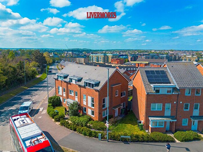 4 Bedroom End Of Terrace House For Sale In Temple Hill, Dartford, DA1
