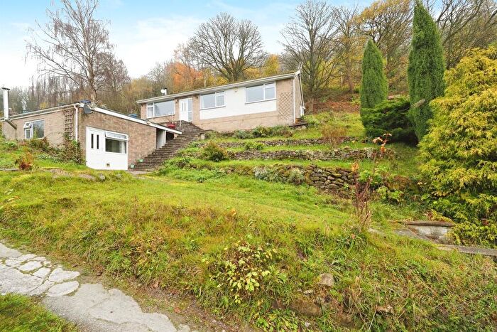 3 Bedroom Detached Bungalow For Sale In Wakebridge, Matlock, DE4