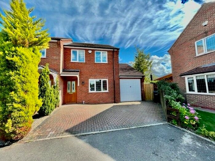 3 Bedroom Semi-Detached House To Rent In Davy Close, Louth, LN11