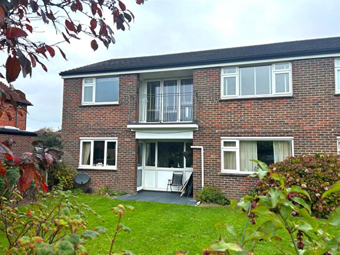 2 Bedroom Maisonette To Rent In Seaview Road, East Preston, BN16