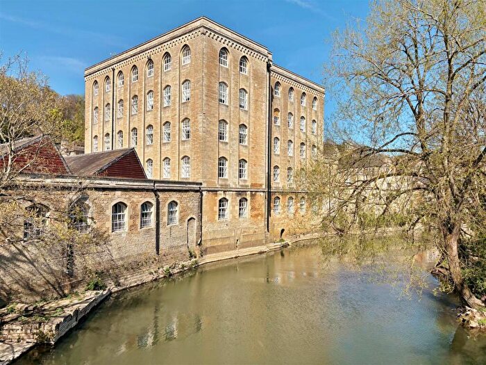 1 Bedroom Apartment For Sale In Church Street, Bradford-On-Avon, BA15