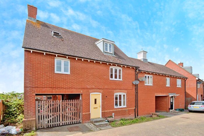 5 Bedroom End Of Terrace House For Sale In Colet Crescent, Colchester, CO2