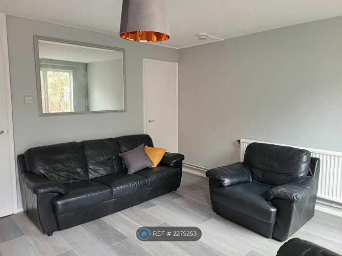 4 Bedroom Terraced House To Rent In Wynter St, London, SW11