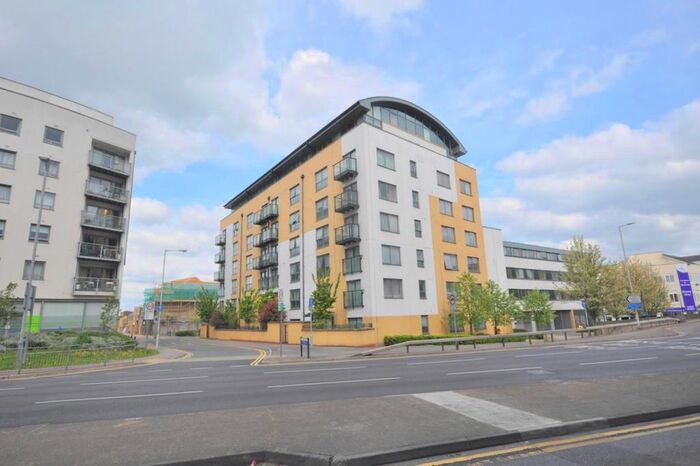 2 Bedroom Flat To Rent In Queensgate, Lord Street, Watford, WD17