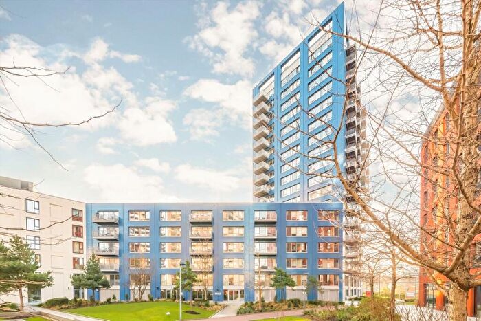 2 Bedroom Flat To Rent In Botanic Square, Canning Town, E14