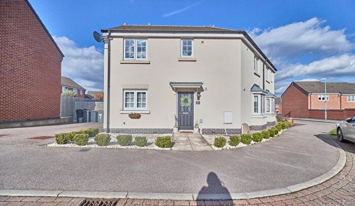 3 Bedroom Semi Detached House For Sale In Jovian Drive, Hinckley, LE10