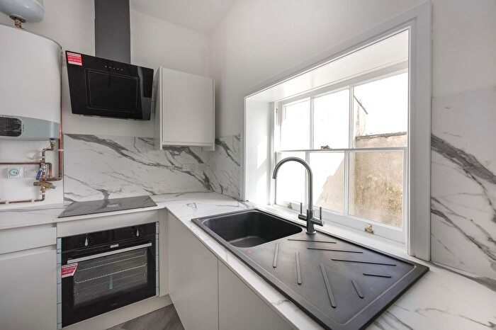 1 Bedroom Flat To Rent In Priory Street, Monmouth, NP25