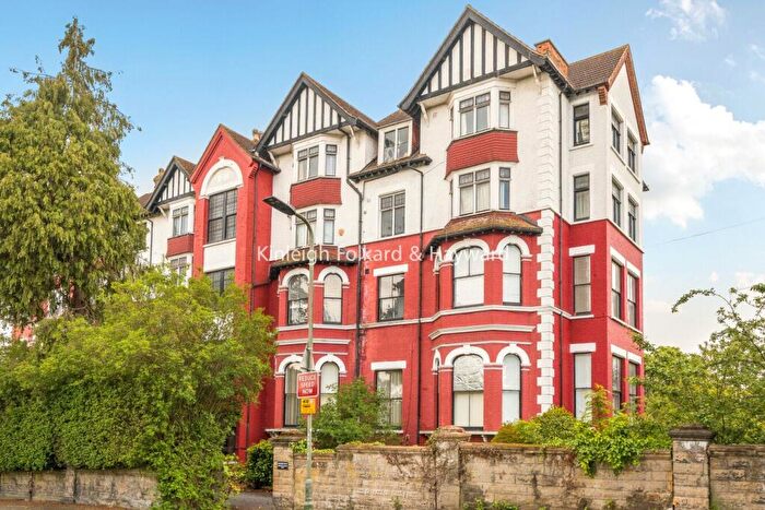 2 Bedroom Flat For Sale In Seymour Villas, Anerley, London, SE20