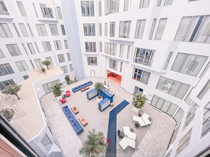 1 Bedroom Flat To Rent In Westgate House, Hanger Lane, W5