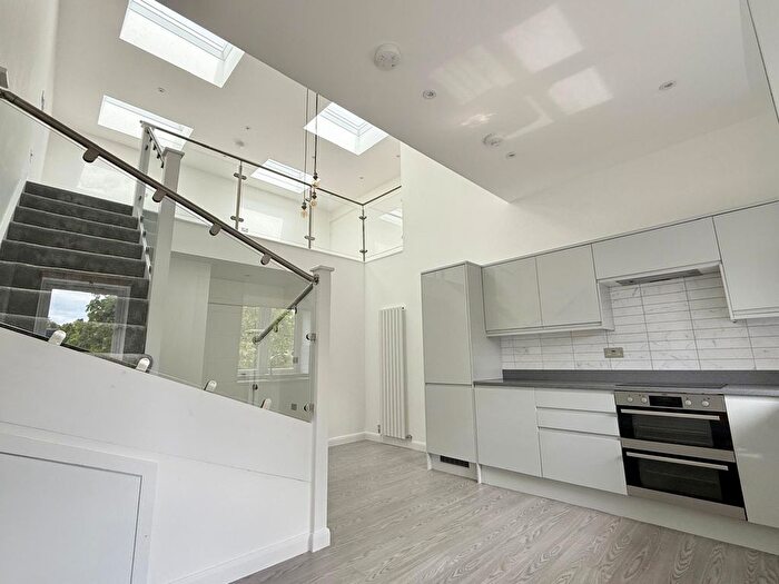 1 Bedroom Flat To Rent In Hylands View, CM2