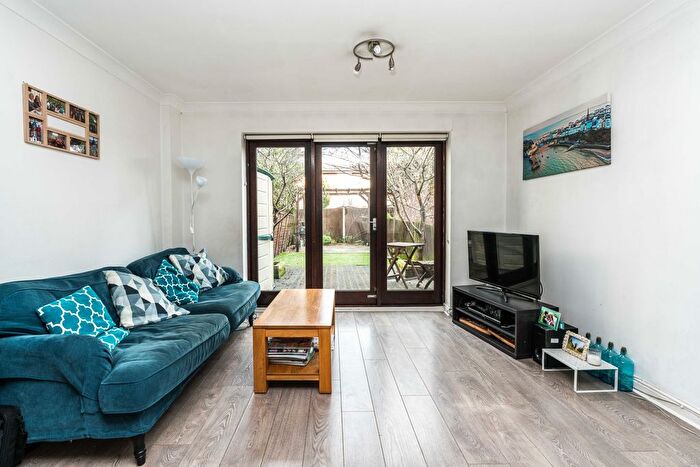 2 Bedroom Terraced House To Rent In Walt Whitman Close, London, SE24