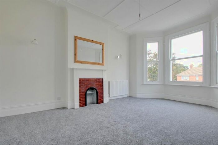 2 Bedroom Flat To Rent In Brighton Road, Worthing, BN11