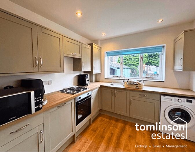 4 Bedroom Semi-Detached House To Rent In Ednaston Road, Dunkirk, Nottingham, NG7