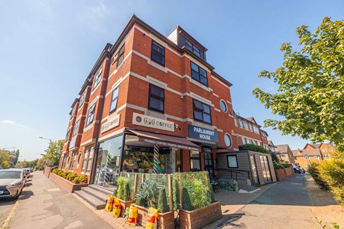 2 Bedroom Flat For Sale In St Laurence Way, Slough, SL1