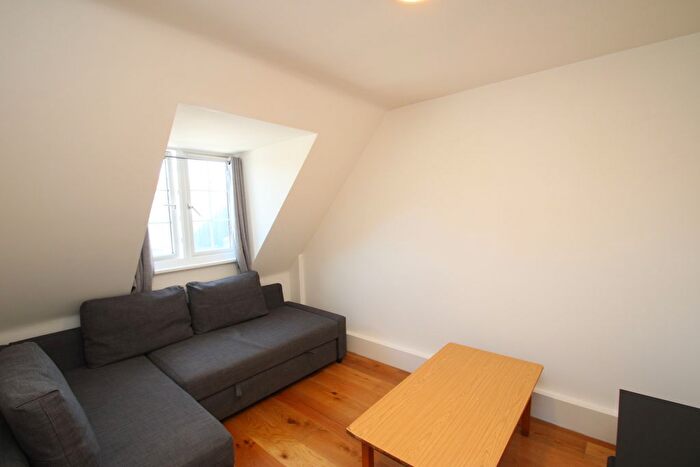 1 Bedroom Flat To Rent In South End, Croydon, CR0